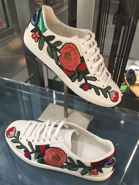 tenis gucci flores|gucci sneakers para mujer.